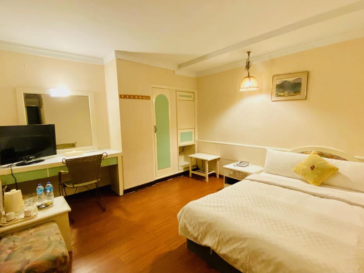Chung Shan Business Hotel Таоюань Экстерьер фото