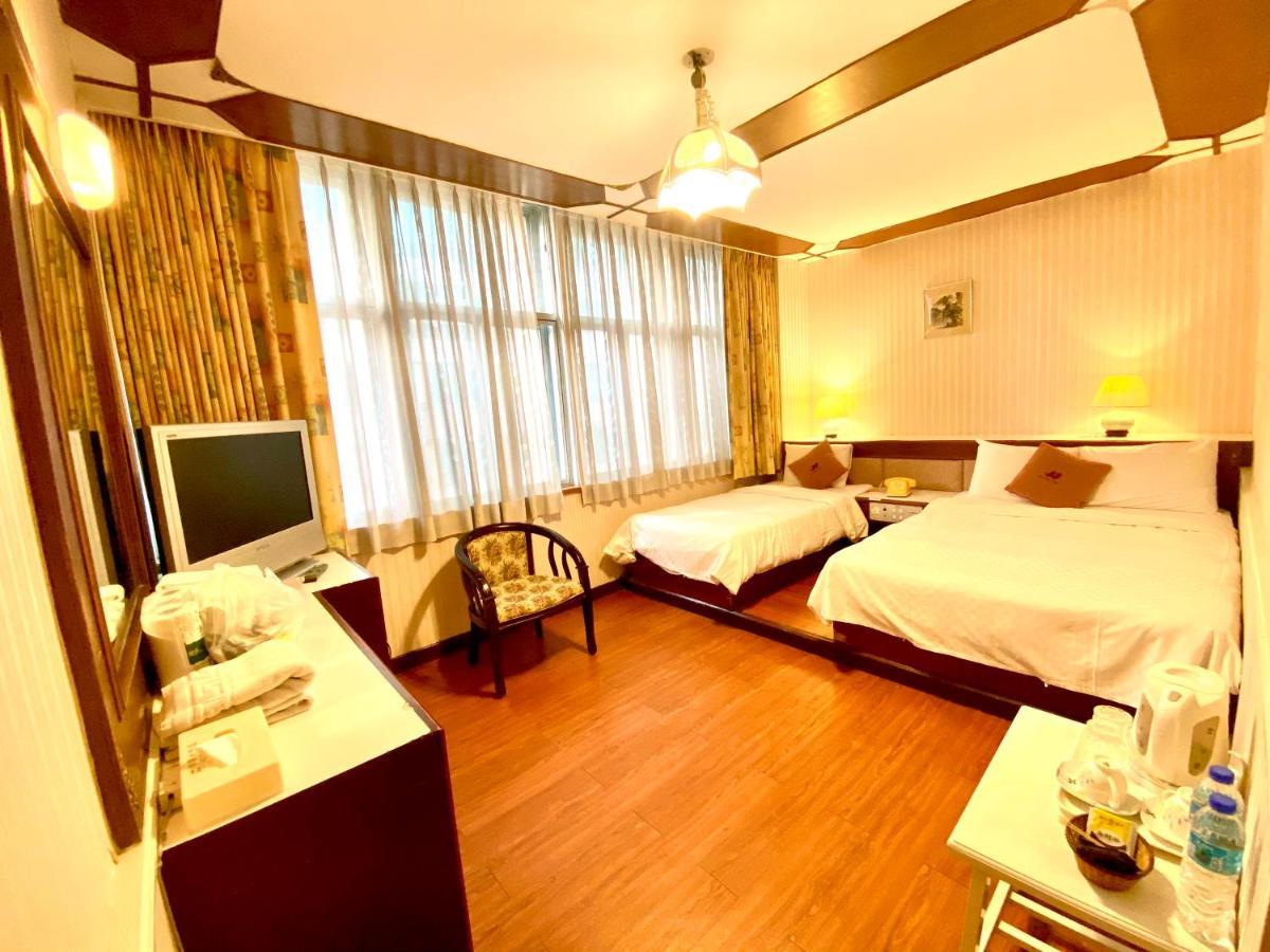 Chung Shan Business Hotel Таоюань Экстерьер фото