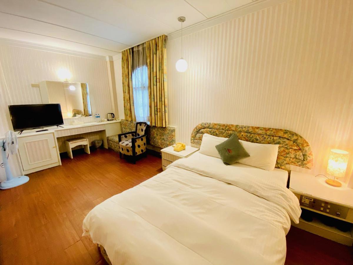 Chung Shan Business Hotel Таоюань Экстерьер фото